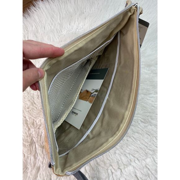 NWT Courage Tan Silver Gray Adventurer Cosmetic Bag - Picture 7 of 8